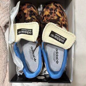 WB Pony Tonal Samba Leopard Print
